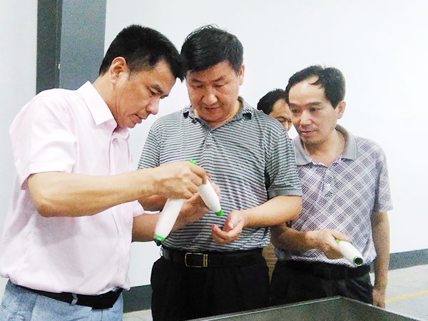 市财政局倾心帮扶助推重点民营企业发展